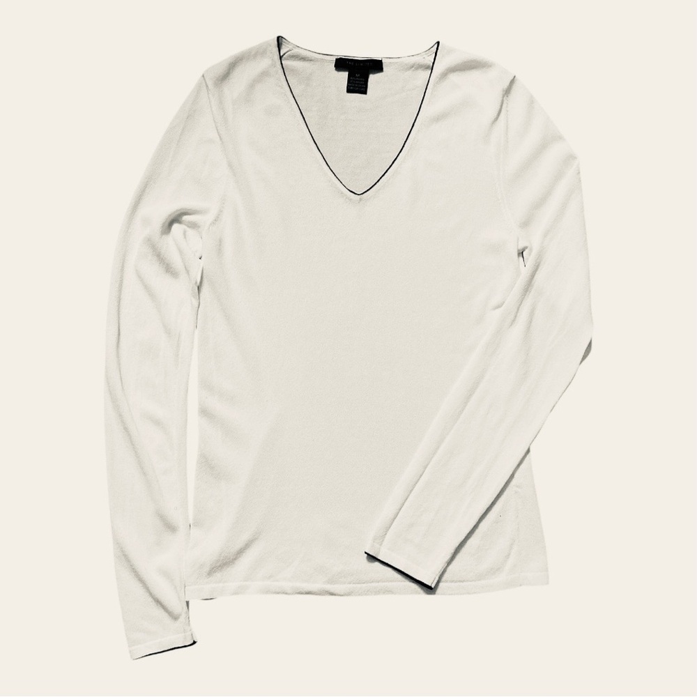 The Limited Women's Long Sleeve V-Neck Pullover